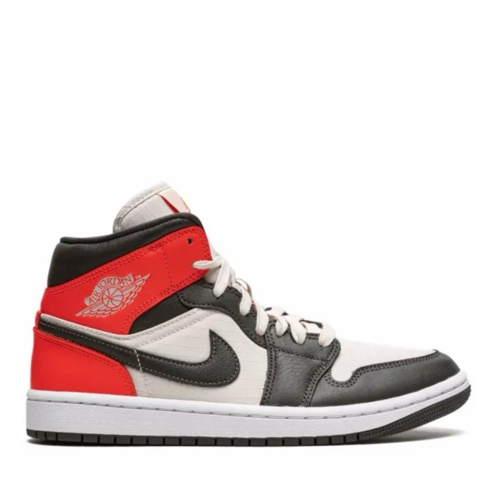 Air Jordan 1 Mid SE "Newsprint" sneakers